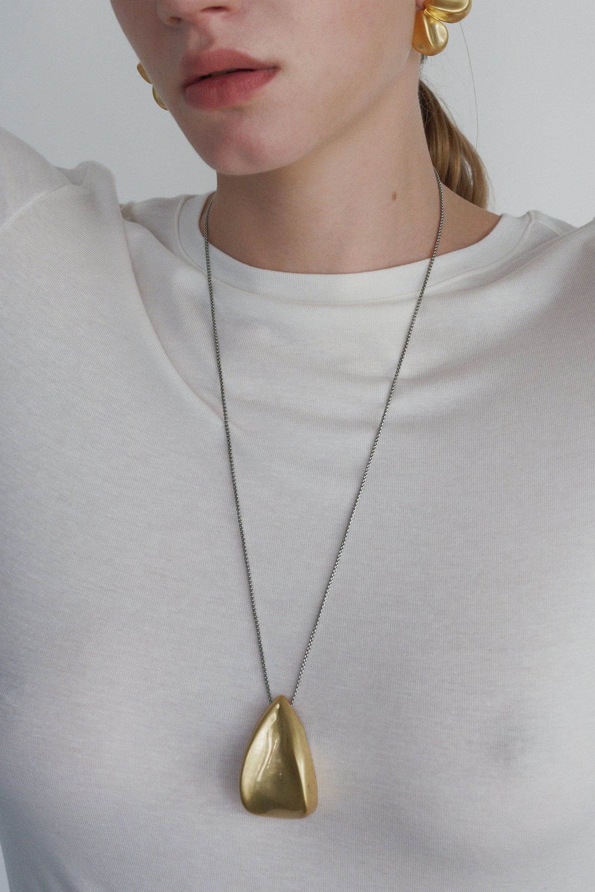 Golden Petal Long Necklace【MWNL260205】