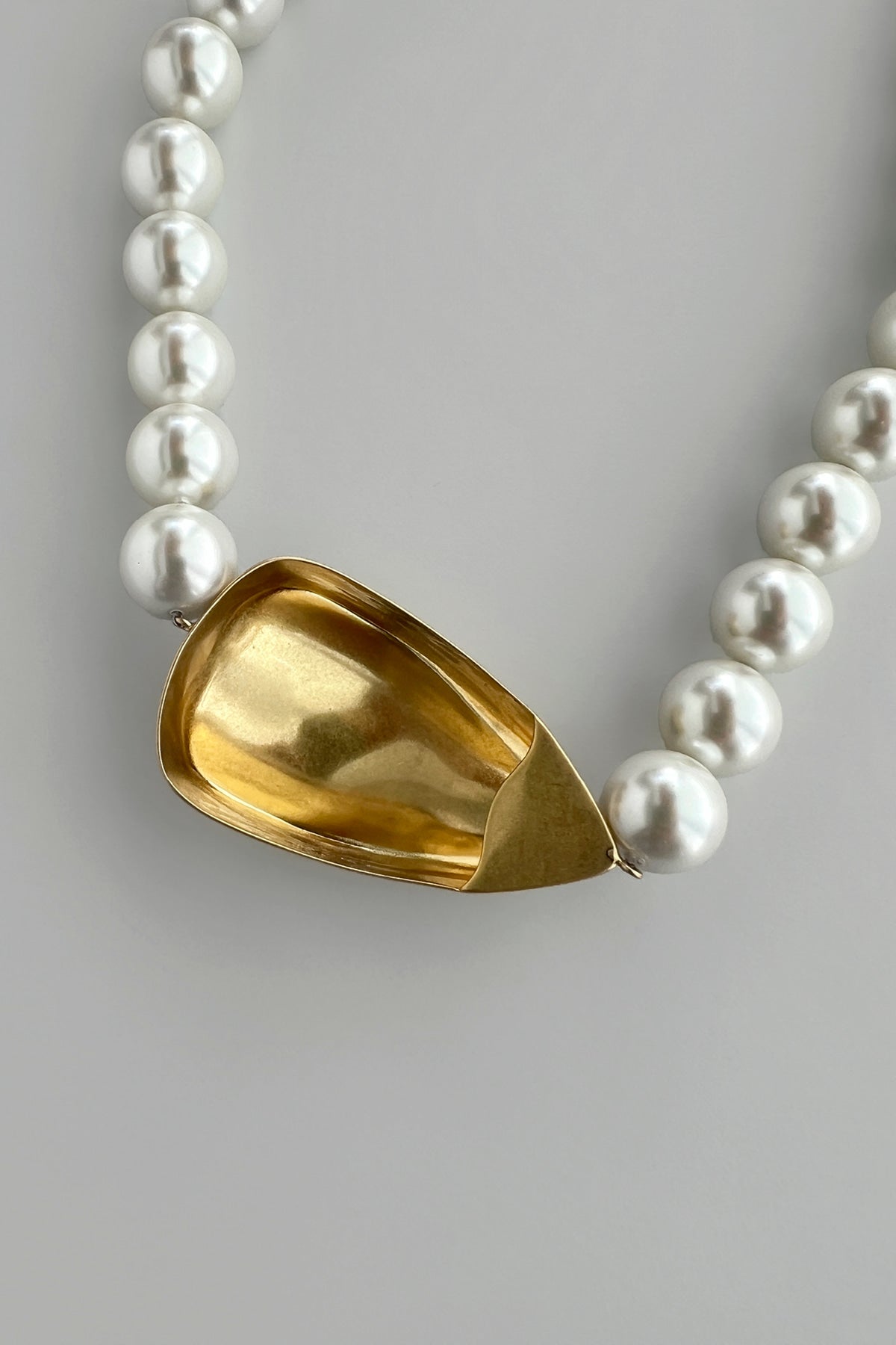 Golden Petal Pearl Necklace【MWNL260204】