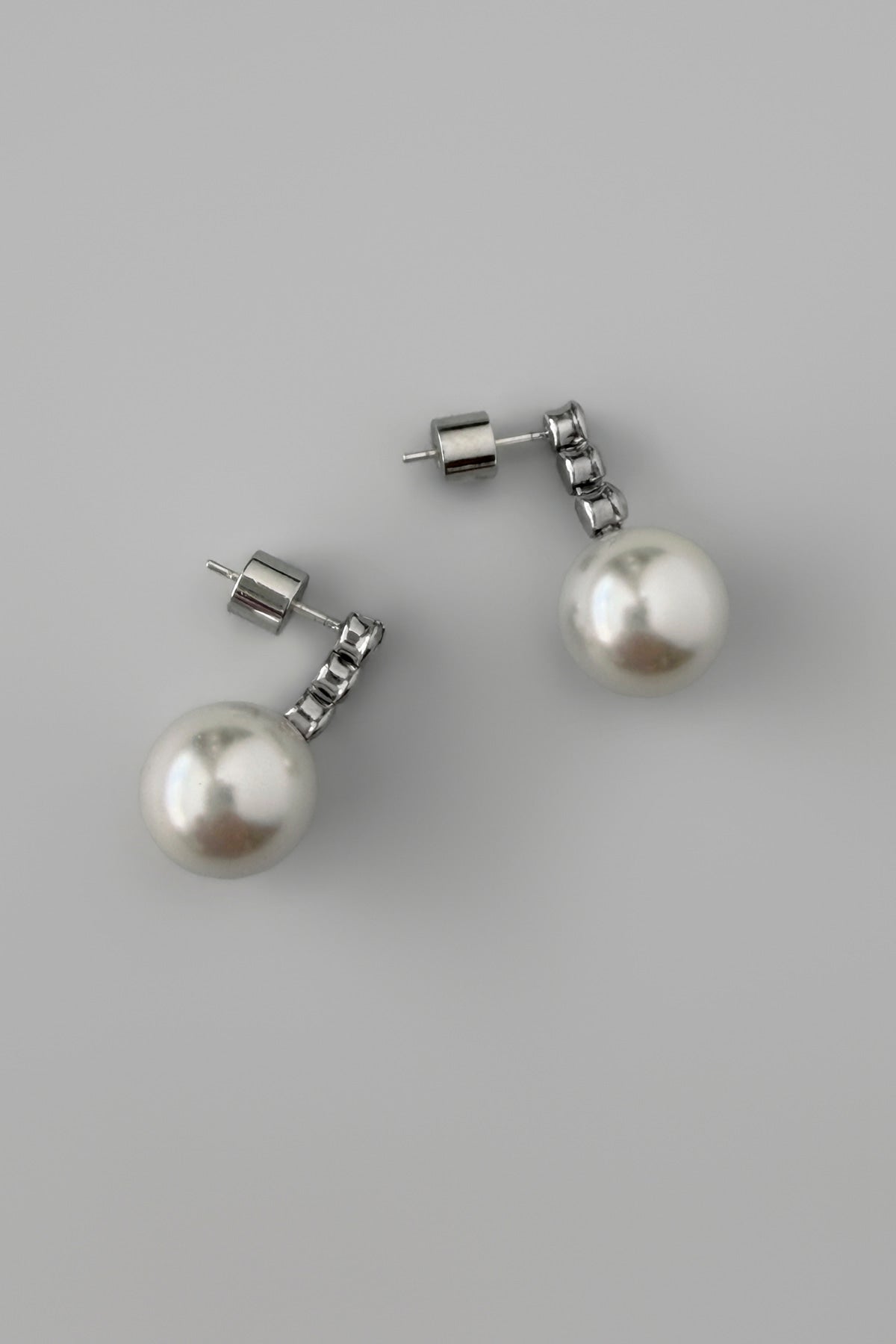 Lightline Pearl Drop Earrings  12mm【MWER260604】