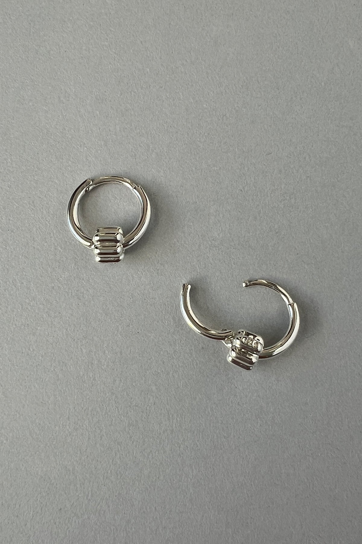 Canelé Hoop Earrings (Silver)【MWER251001】