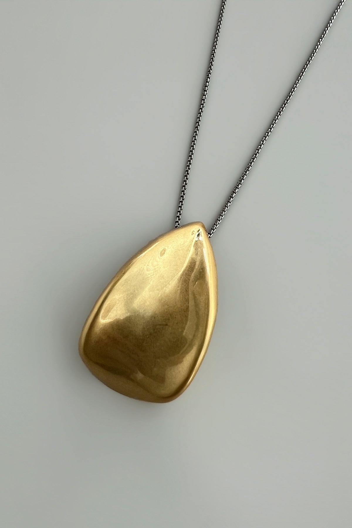 Golden Petal Long Necklace【MWNL260205】