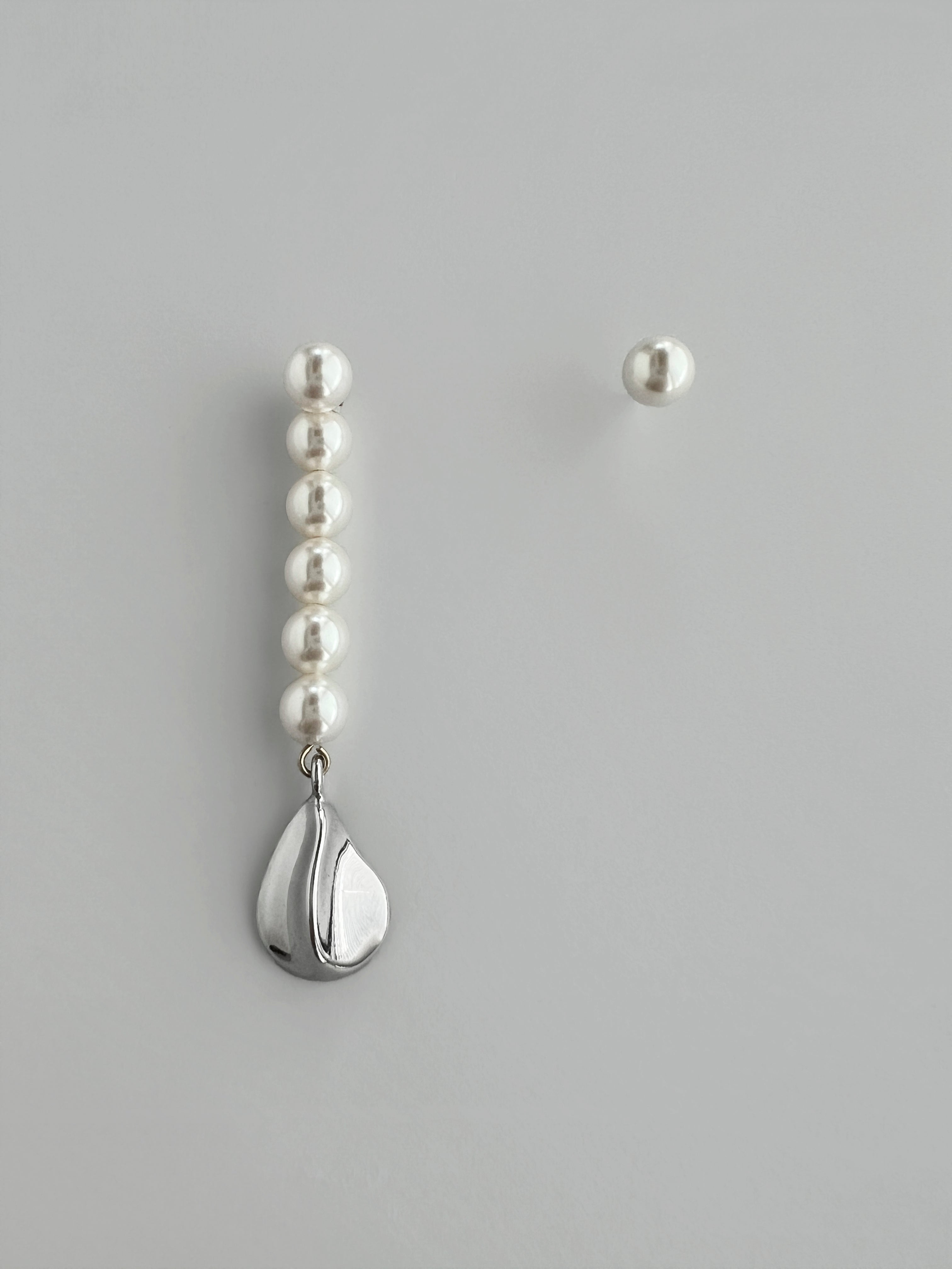 Petal Pearl Unbalanced Earrings【MWER260205】
