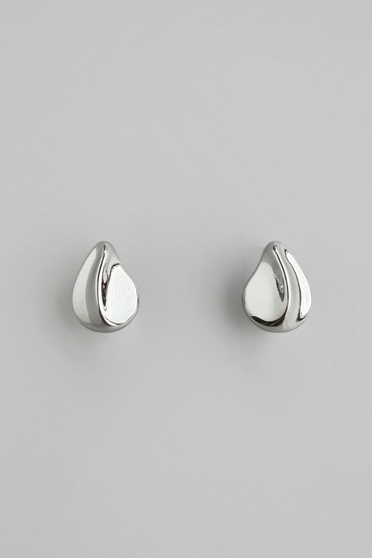 Petite Petal Earrings【MWER260209】
